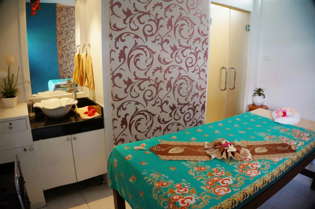 The Beach Heights Resort SHA Plus