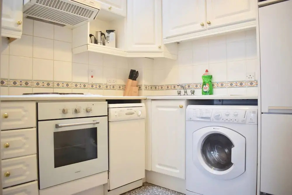 Peaceful 2 Bedroom Flat Beside Silicon Docks