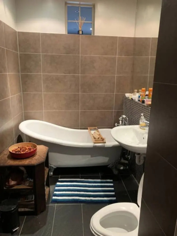 Spacious New Town Flat in City Centre