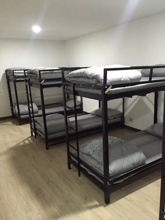 KruDam Gym Hostel