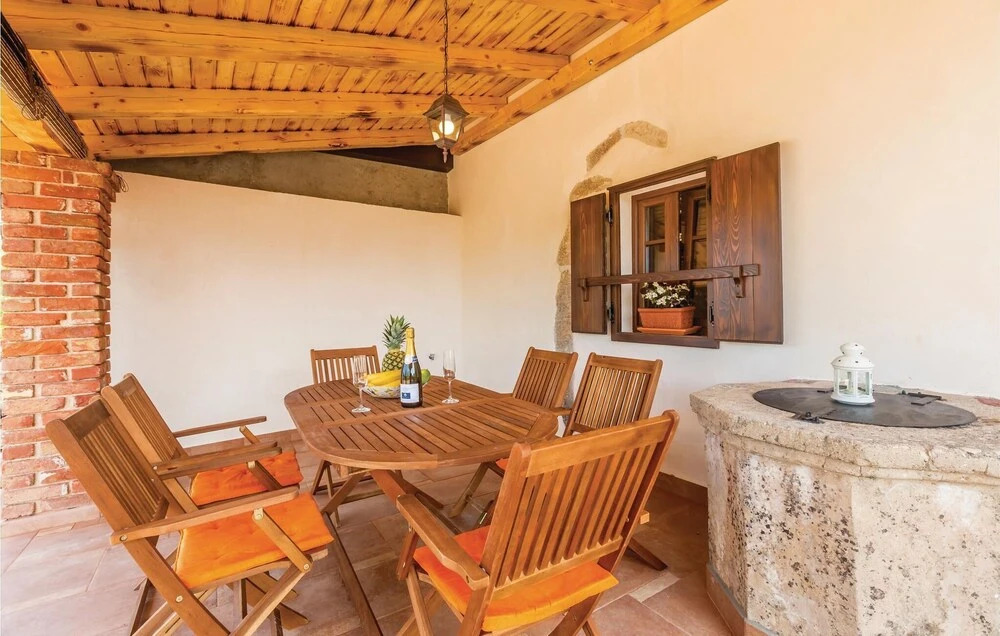 Stunning Home in Silo With Wifi and 2 Bedrooms