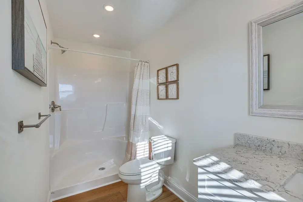 Spacious Wildwood Condo: Walk to Beach!
