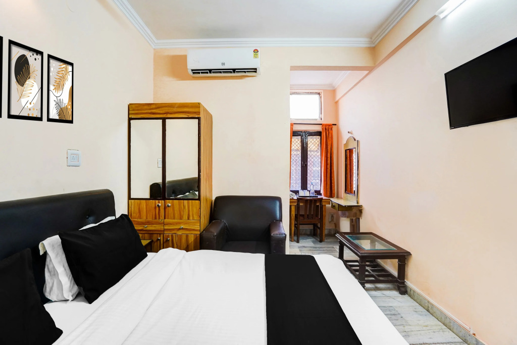 SPOT ON 46687 Hotel Prabhu
