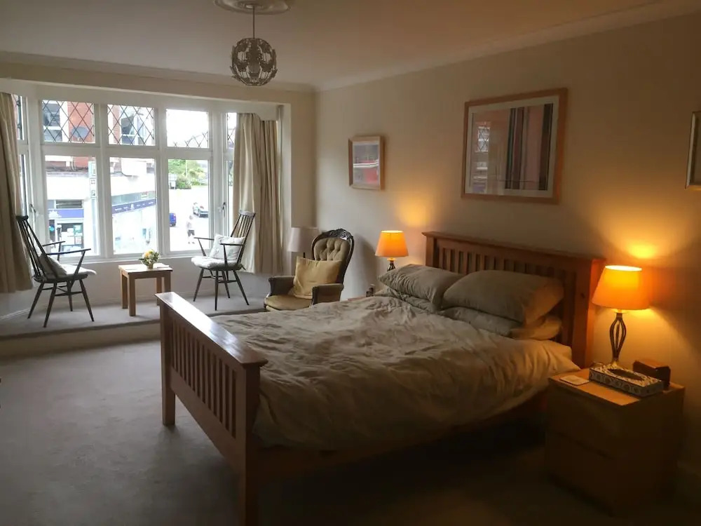 Modern 2 Bedroom Apartment in Central Exmouth