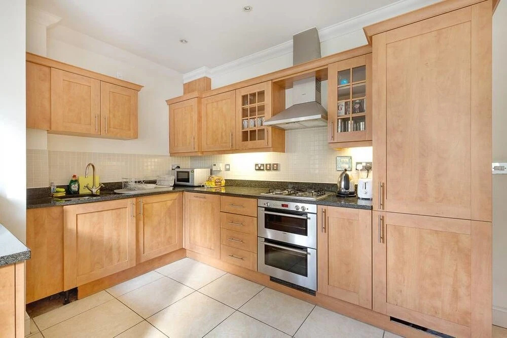 Luxury Northwood Apartment