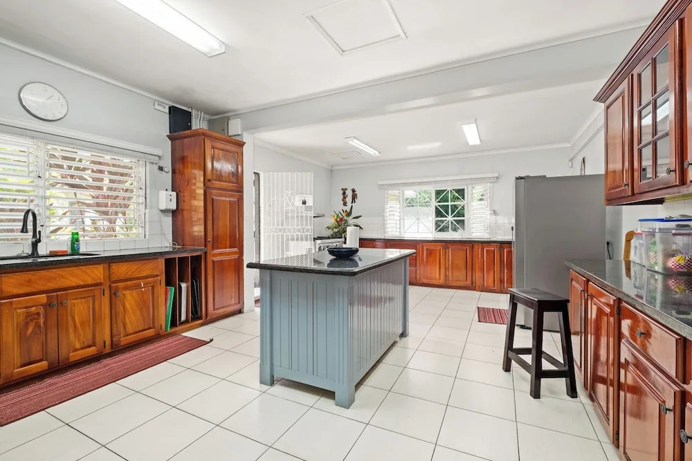 Forever Summer Gorgeous 4BDR Villa with Pool Private Chef