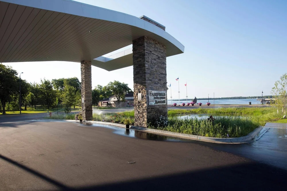 Fairfield Inn & Suites by Marriott Detroit Lakes