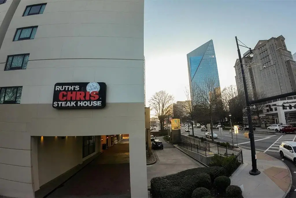 Cyan on Peachtree