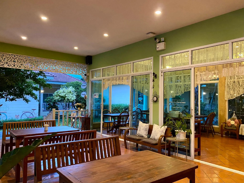 Ruenmaihom Riverside Cottage