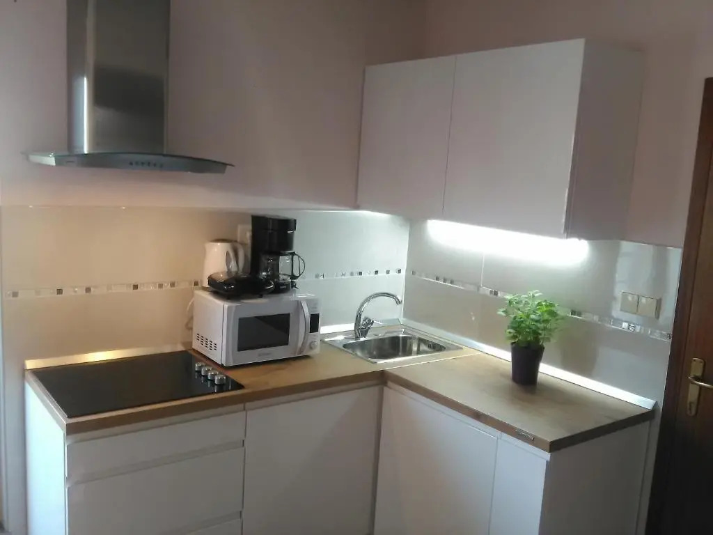 Apartment Yelena Rose West