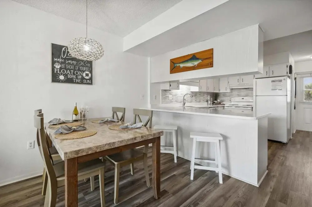 Beachfront Luxe Epic Ocean Views Sleeps 6