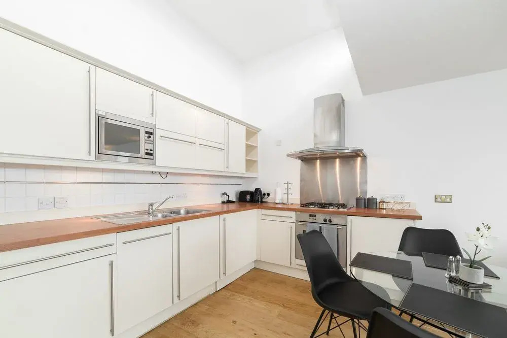 Excel Apartments Bloomsbury 2