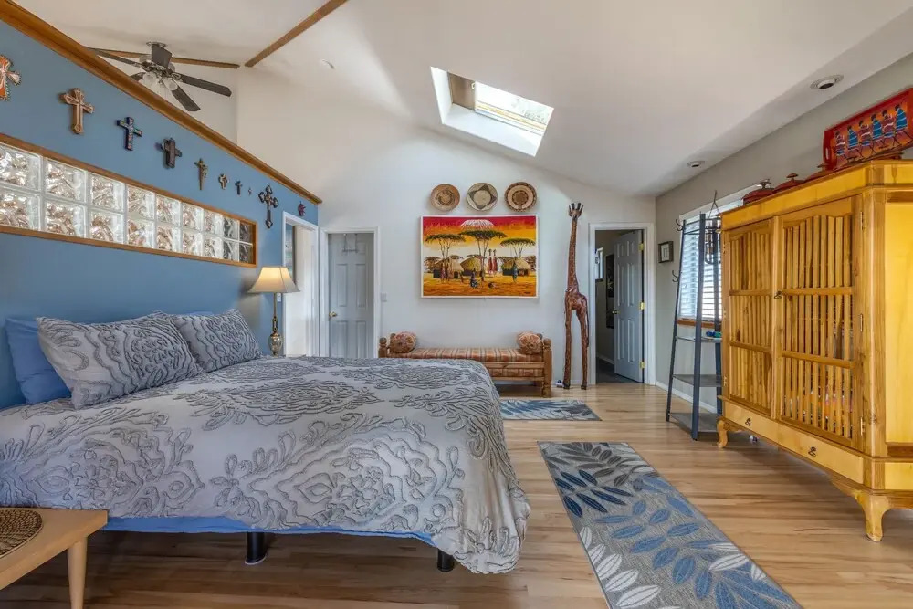 Lois Lanes Perch 1 Bedroom Home by RedAwning