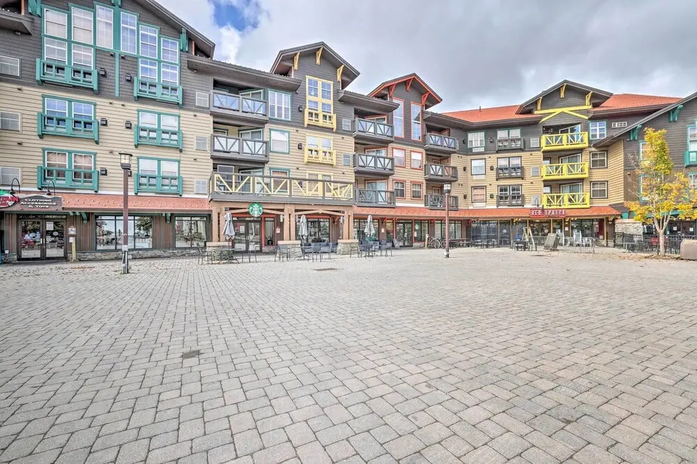 Ski-in/out Condo in Snowshoe Mountain Resort!