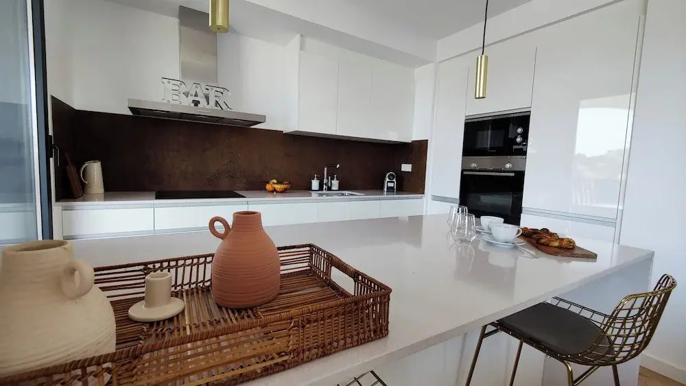 Allonbay Apartments