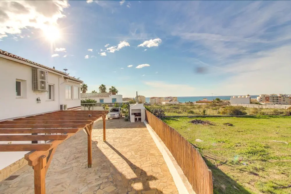 Villa El Olivar by Villa Plus