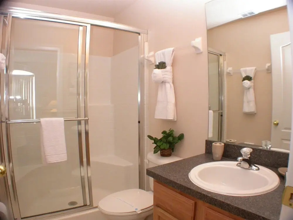 Luxury 4 Bedroom Villa With Large Private Pool and Deck Area - 526