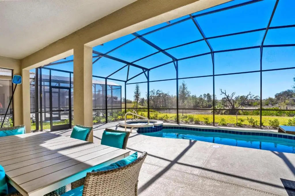 7663 Oakmoss Loop