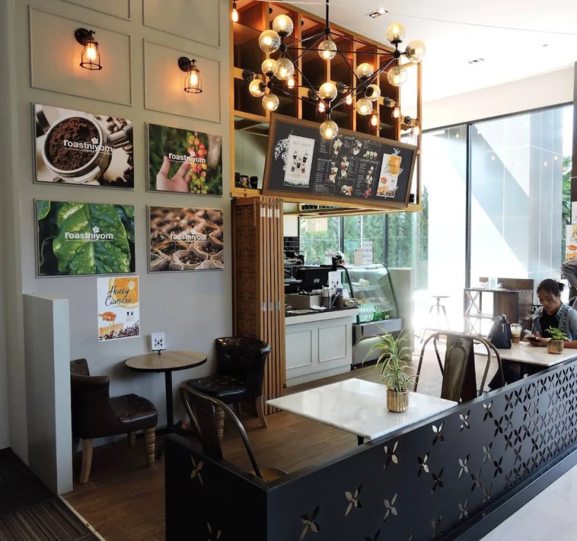 Luxury Corner Room