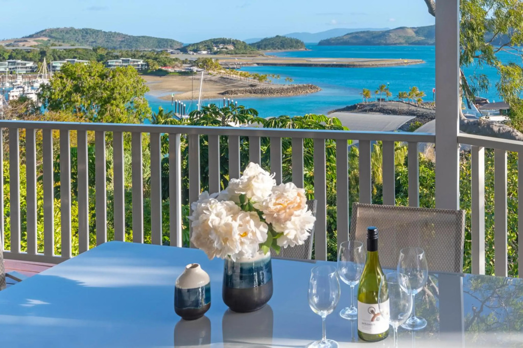 Casuarina 18 Hamilton Island Ocean Views, Golf Buggy & transers