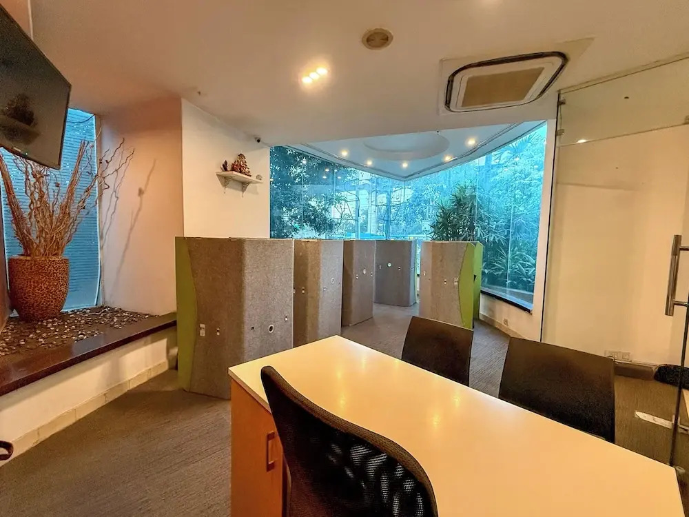 C Suites Lotus Park