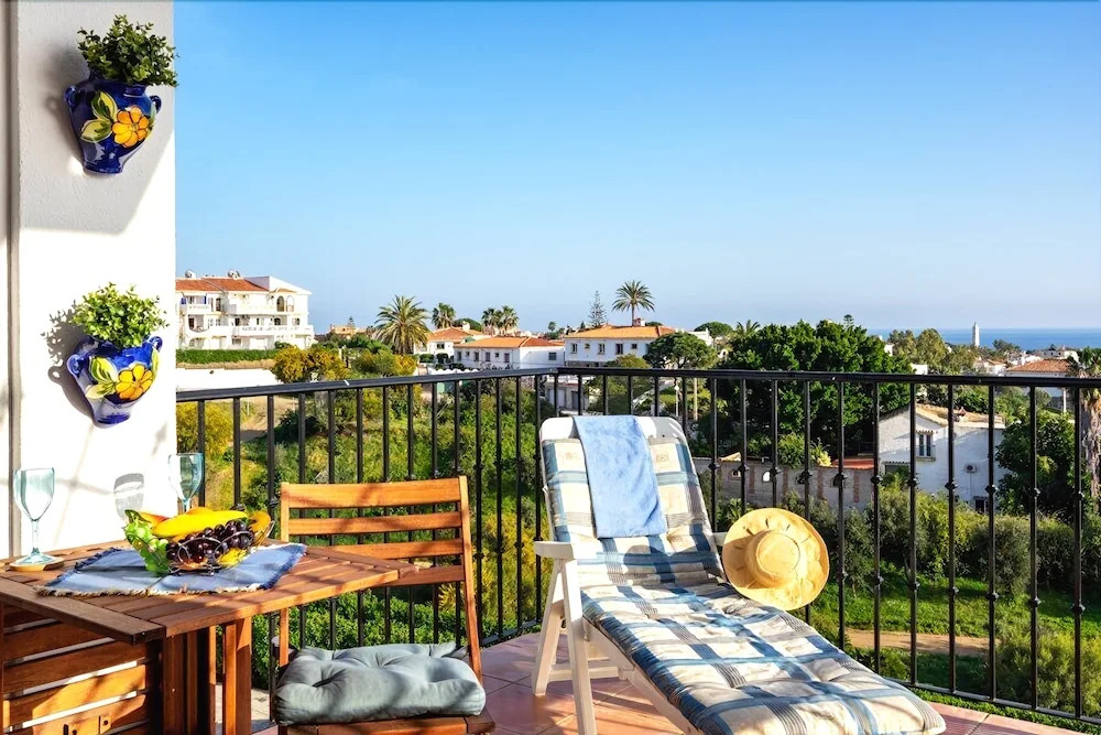 Las Colinas Apartment with Seaviews Ref 51