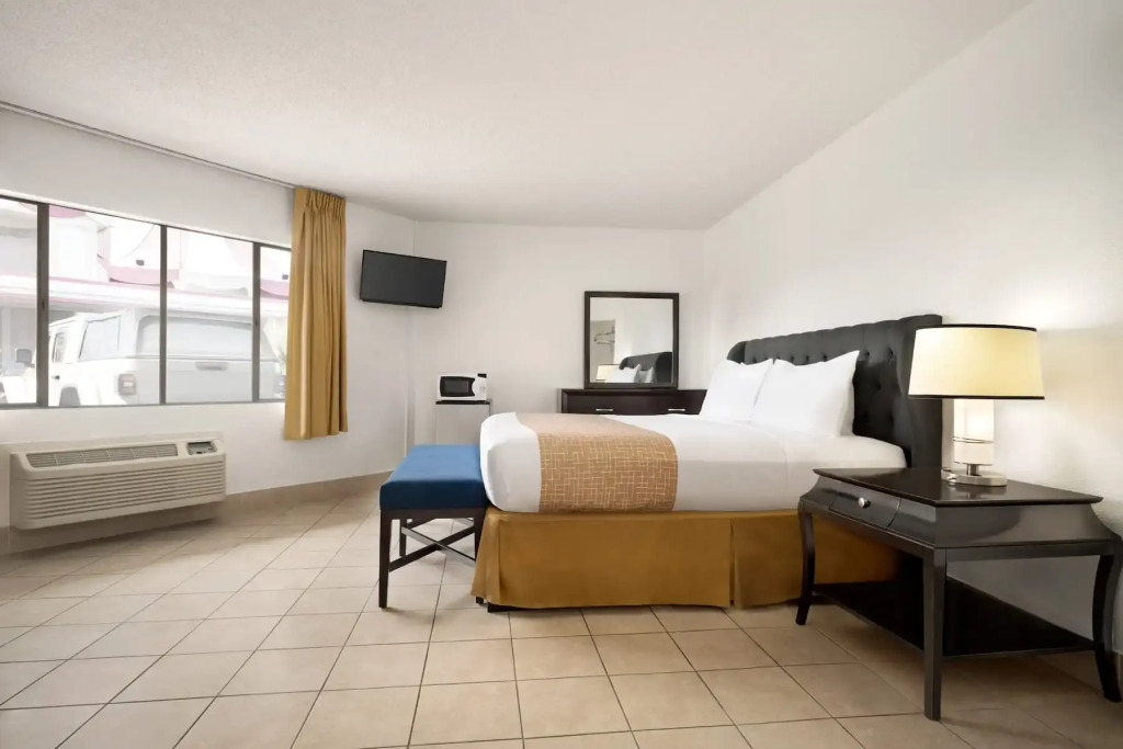 Travelsuites Hotel