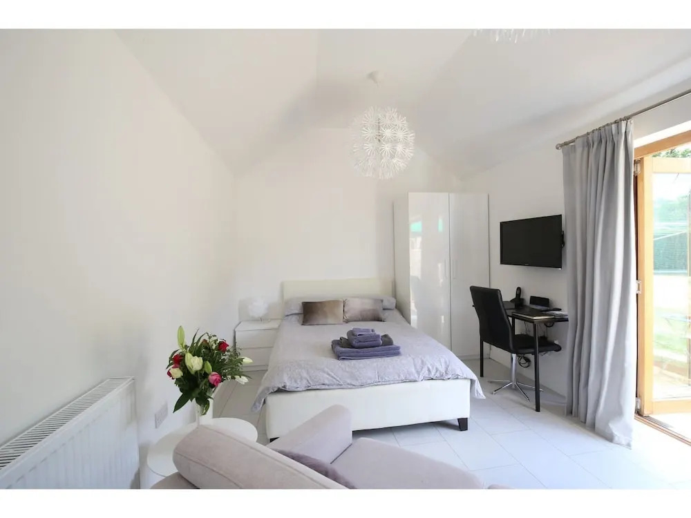 Private, Luxury, Garden Studio for 2