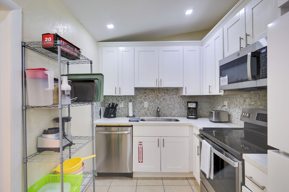 5 Mi to Beaches! Family Home in Fort Lauderdale