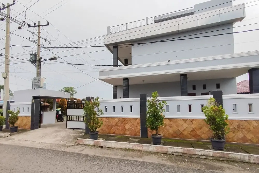 RedDoorz Syariah Near Lotte Grosir Medan