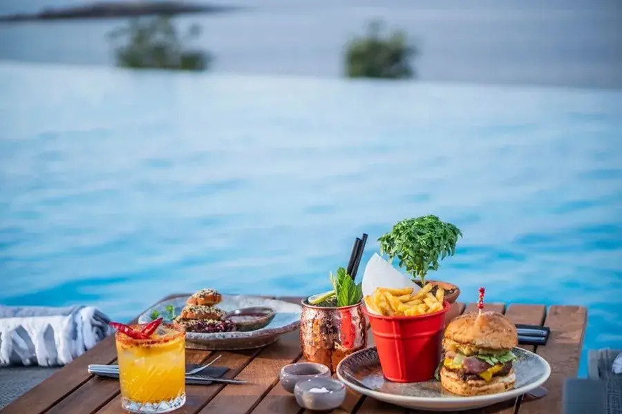 Red Rock Hotel & Suites By Selseve