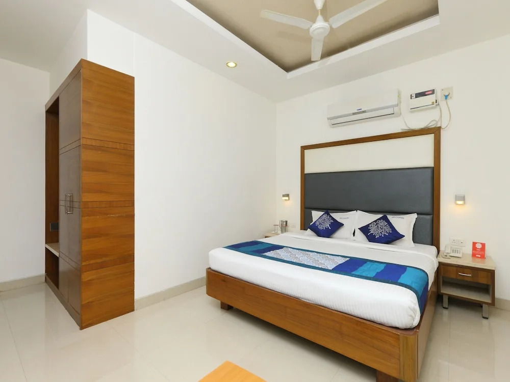 Collection O 683 Hotel Sri Chakra Inn