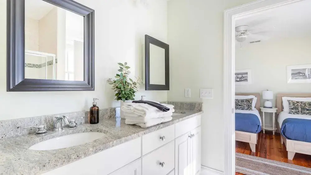 Sea Shell by Avantstay Breezy Beachside Getaway w/ Rooftop Deck & 6 BRs