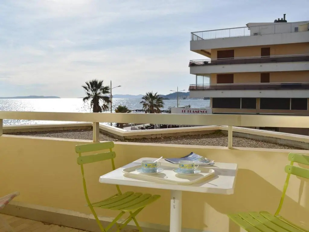 Appartement Le Lavandou, 1 pièce, 4 personnes - FR-1-251-263