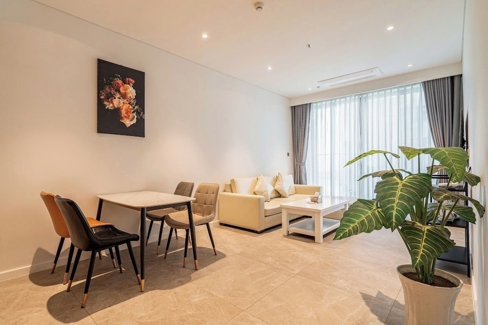 The CREST Premier Residence