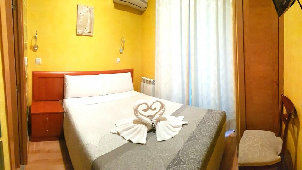Hostal Naranjos