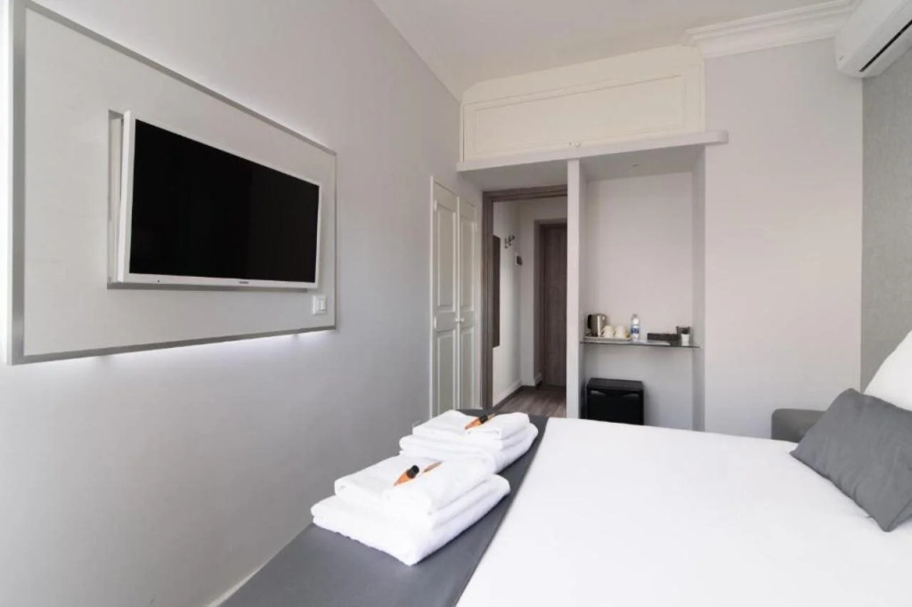 White Caesar Guesthouse
