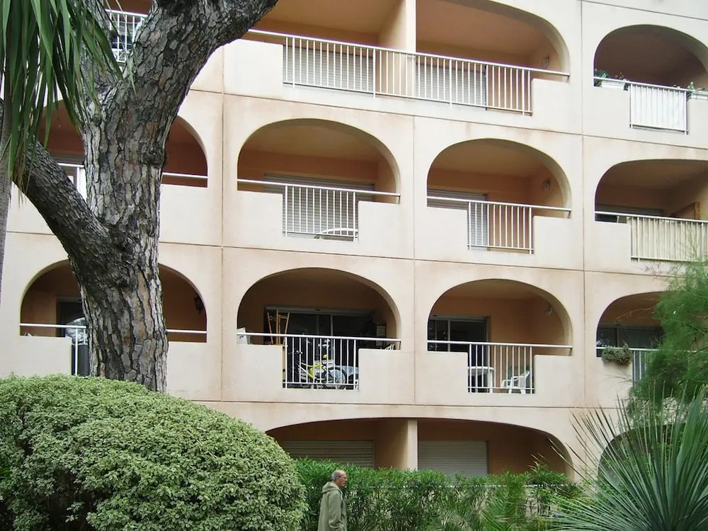 Studio in Hyères, With Furnished Terrace and Wifi - 150 m From the Bea