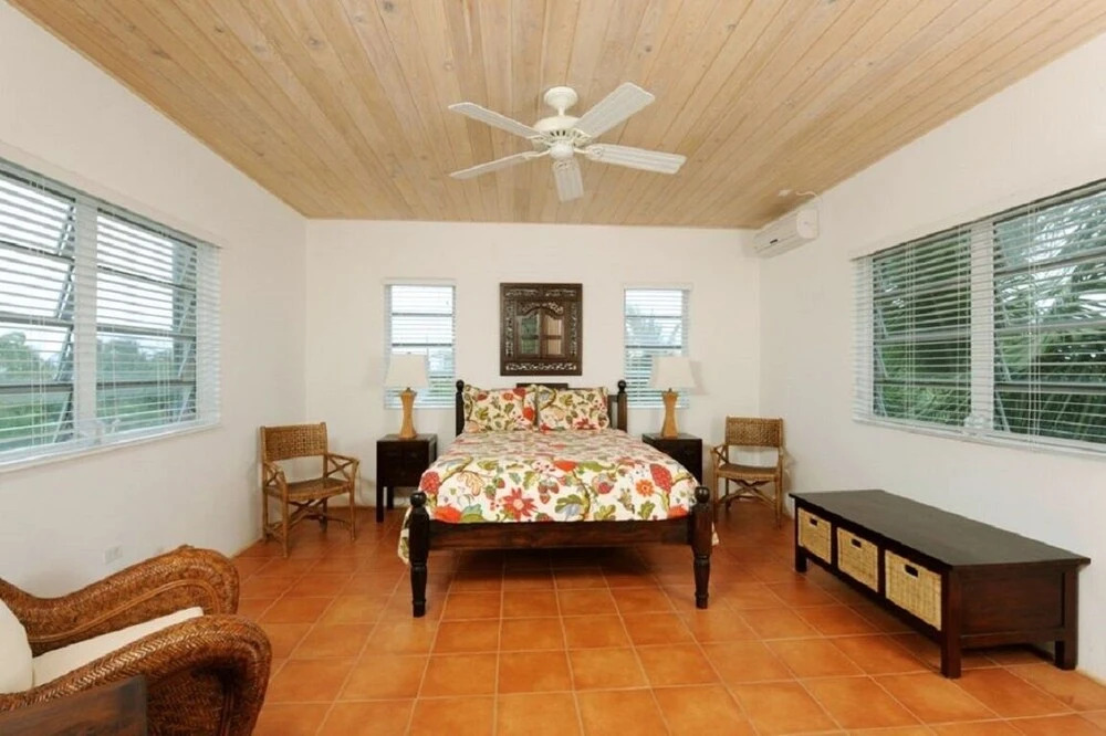 Goodwind & Cottage 6 Bedroom Home