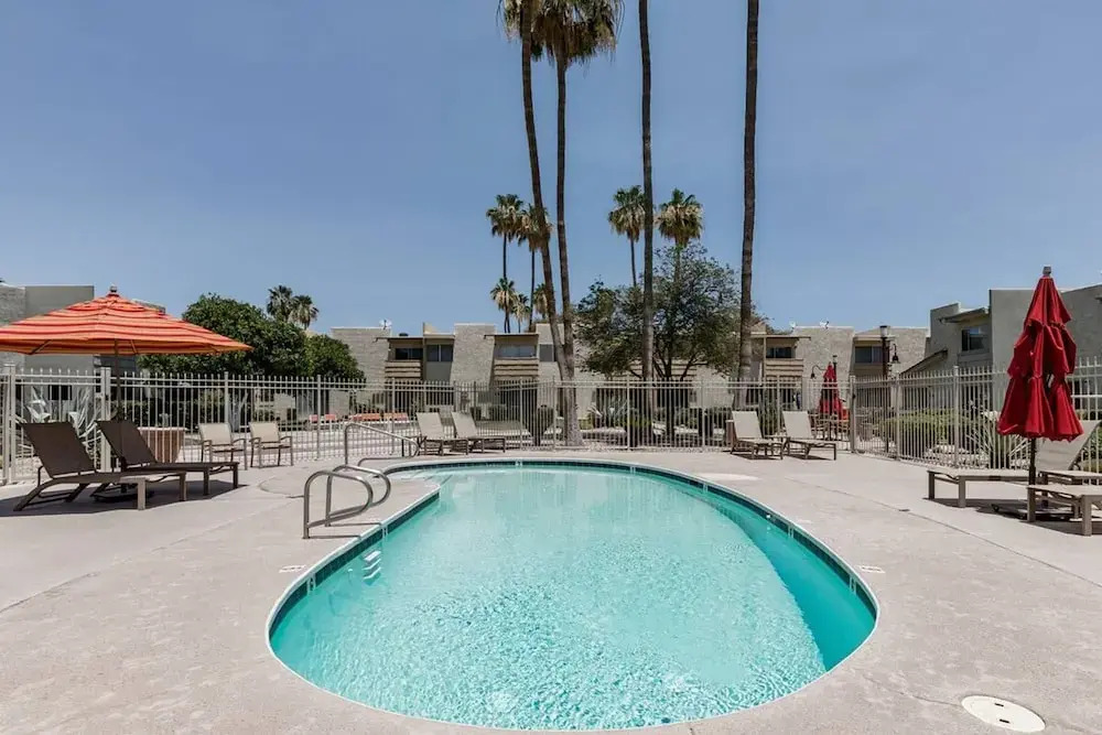 Rustic Modern Townhouse Old Town 4 Heated Pools