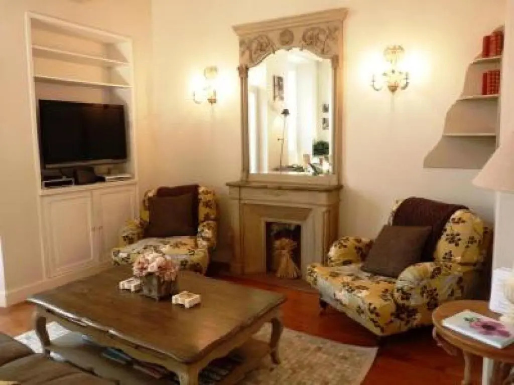 Beautifully decorated two bedroom apartment in the heart of Cannes five minutes walk from Palais 409