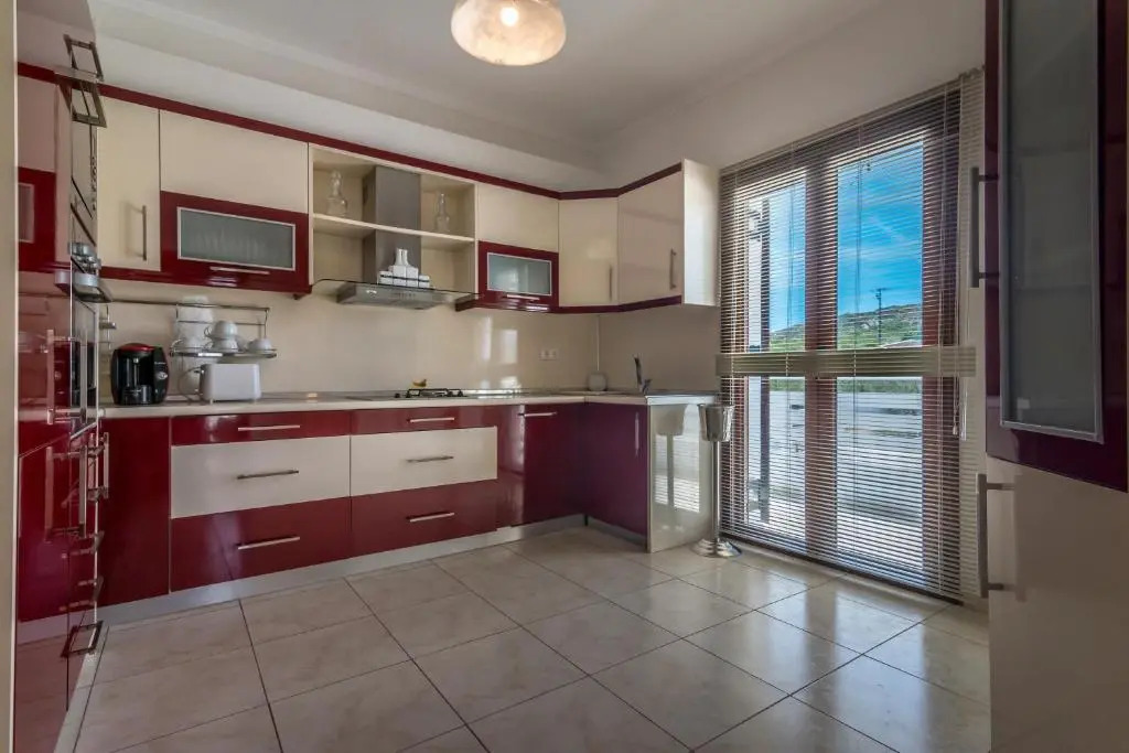 Villa Eva Milos near the beach and Adamas
