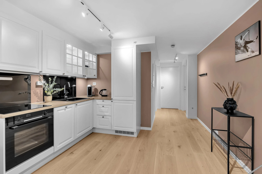 70 Degrees North City Apartments