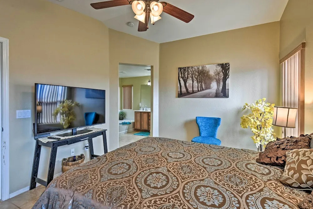 West Phoenix Home: Hike, Dine & Golf Nearby!
