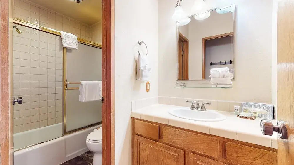 Val DIsere 32 Pet-Friendly, Walk To The Village, Private Washer Dryer, Spacious Floorplan condo