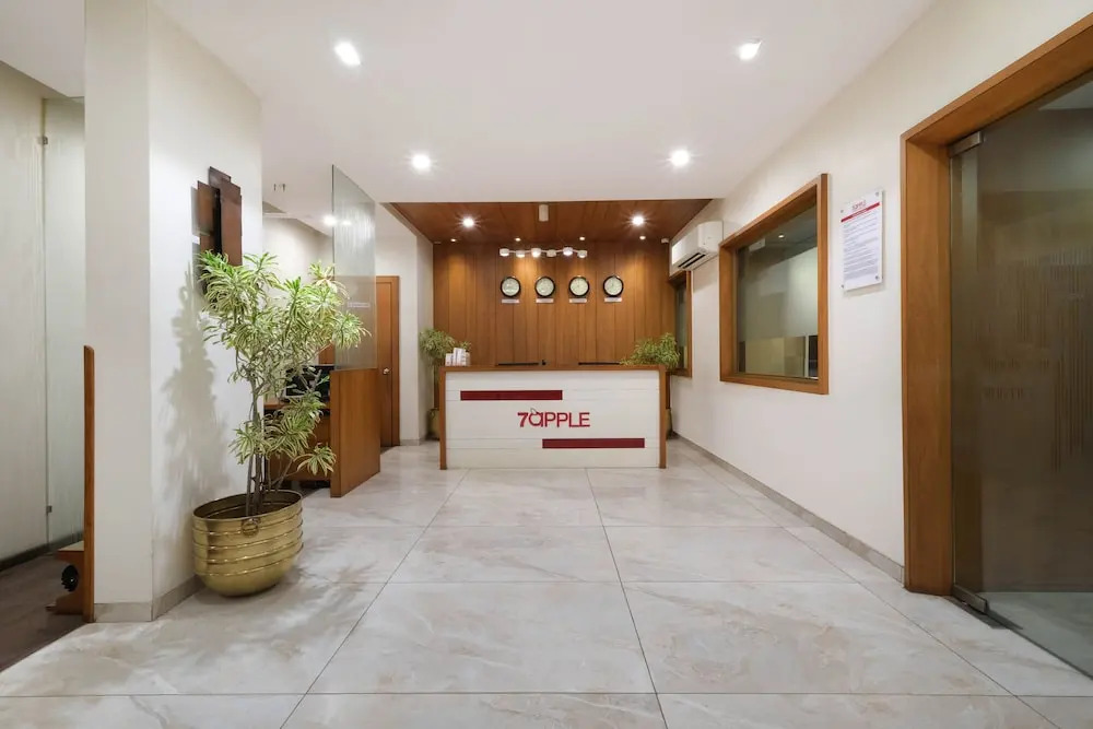 7Apple Hotel - Pune