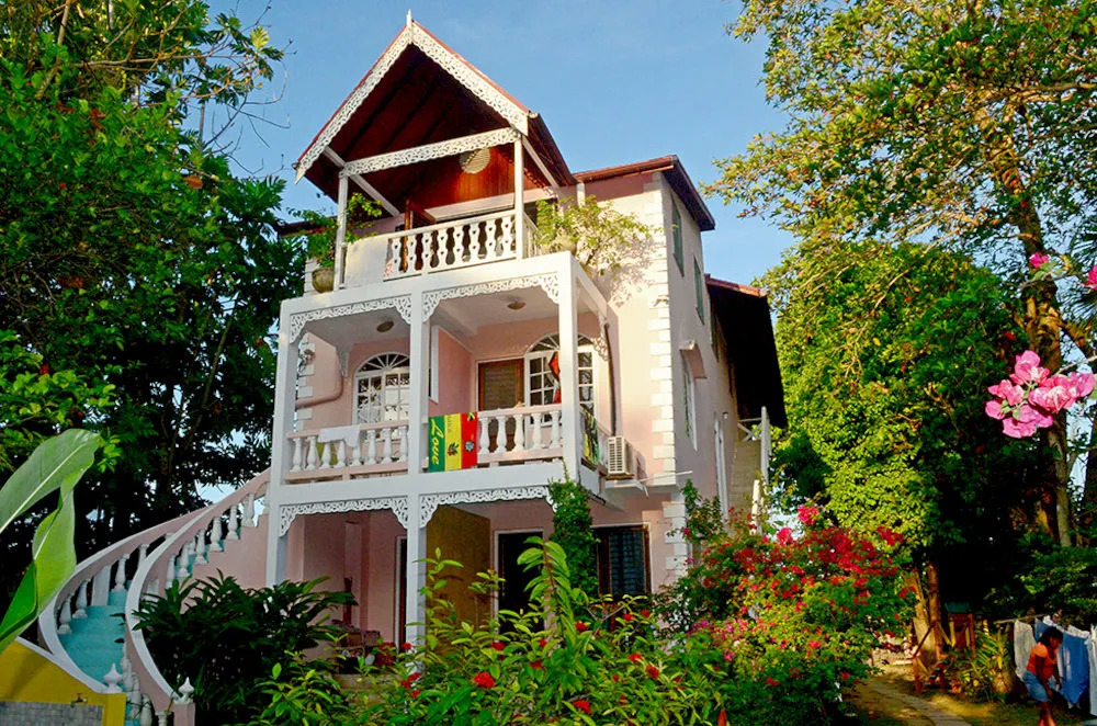 Beach House Villas and Hotel