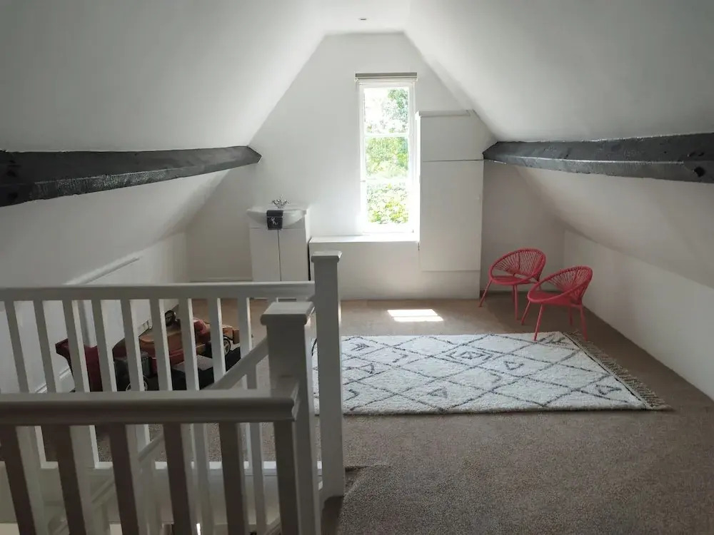 Old School House-2 Bedroom-sleeps 6-large Garden