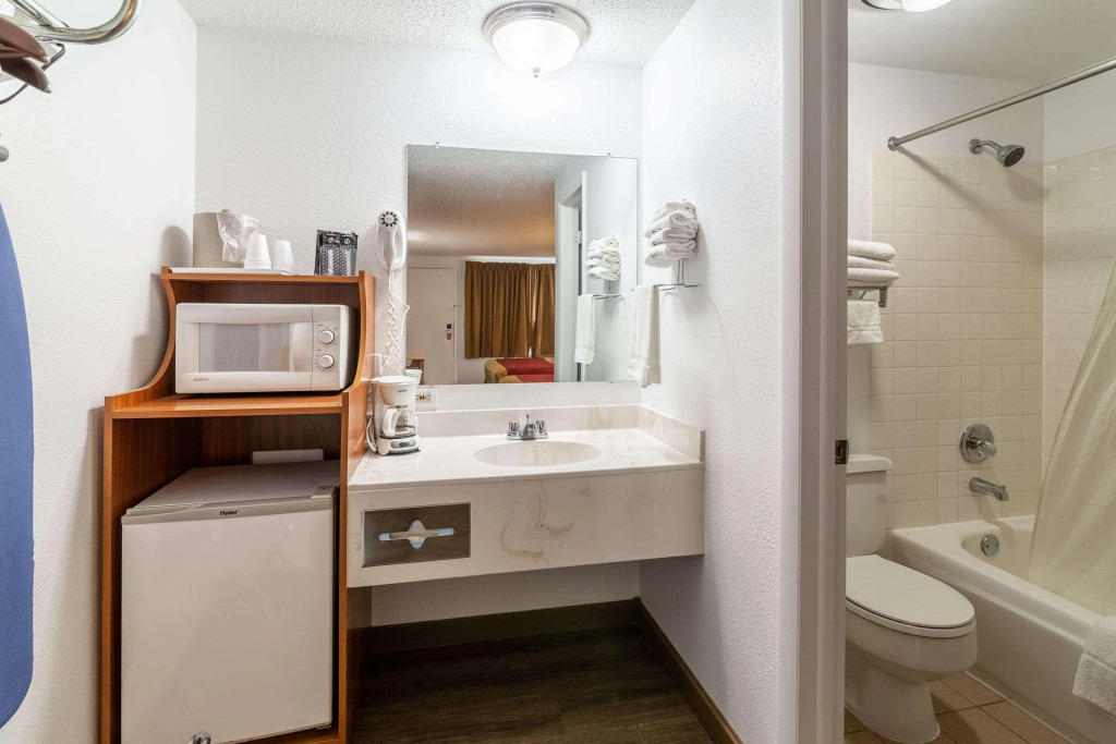 Econo Lodge Miles City I-94