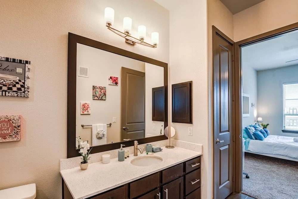 Brand NEW Modern Condo Pool Very Quiet & Safe
